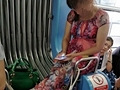 轻轨上震惊一幕