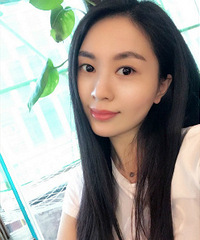 有治愈笑容的气质美女等未来的他出现
