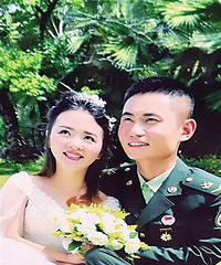 这个婚礼现场看哭了 新郎紧急回部队堂妹替兄来拜堂