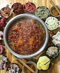 开在居民楼的wanghong火锅,生意照样好