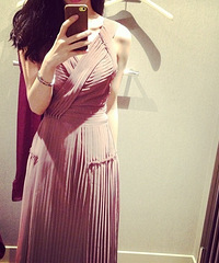 来说说你买的最贵的一件夏天的衣服是多少钱?