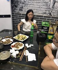 实在忍不住来吐个槽,来说说关于吃饭占位、不要脸的渣人、渣事