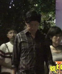 潘粤明新恋情曝光?深夜牵手女演员