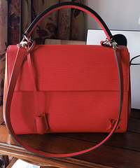 LV�����ǣ�������Ǻ�����ۺ��ǿ�󣬻���900Ԫ�ɰ����°�