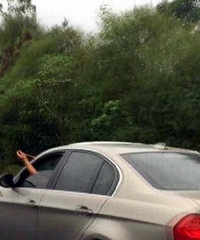 下雨天行车,雨刮损坏咋办