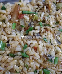 外卖小哥不愿意送上楼,他竟然在外卖里放泥土、狗毛