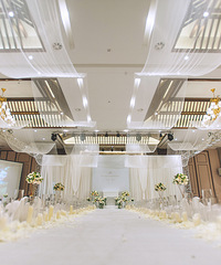 ���޼ޡ������������ǿ��е�ʣŮ���ڼ޸��˰���