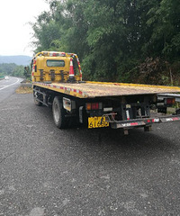 高速遭遇川a奔驰甩尾肇事,然后加速跑了