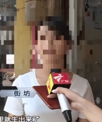 孕妇当街分娩,婴儿掉地上后抱起走人