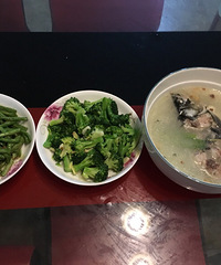 遇一人白首