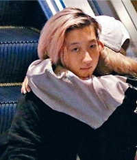 成龙女儿吴卓林和女友人同居