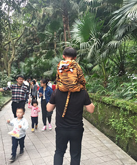 轩哥这几年的搞怪装扮