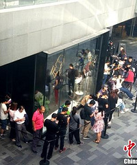 你们会排两小时队去买杯喜茶吗?