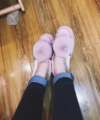 ���˳��ɰ���UGG����Ь���ô��ֱ���