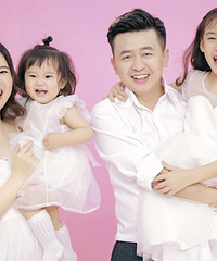 原来,一大家子都是表情帝,爷爷奶奶卖起萌来不输年轻人
