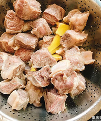 2斤牛肉四种吃法,中式西式都有,100多元就过足嘴巴瘾了