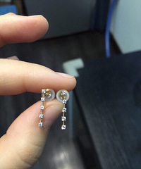 in love品牌9k金镶锆石条形耳钉,