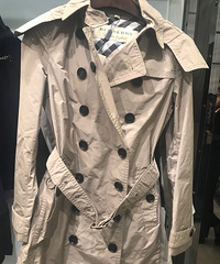 机场小败,买了划算的衣服、鞋子、香水和护肤