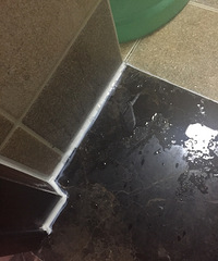 没做干湿分区的结果,洗完澡到处是水