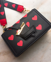 ĺڵ׺ɫĿŮķģ СǺܾװ