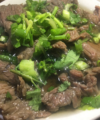 ��������һ��С�࣬���Ŷ���ǰ����ɽ����ʳ