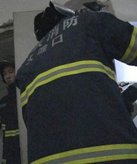 女子产后抑郁想自杀,邻居都撤离了