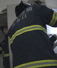 女子产后抑郁想自杀,邻居都撤离了