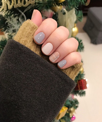 ���˿�С���µ����ף�����ɫ���������ҵ�������Ů��