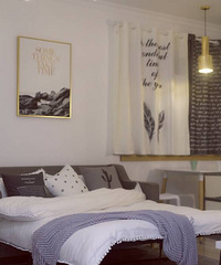 改装一套老房来做民宿,望出去就是洪崖洞