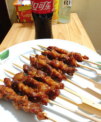 黑胡椒香烤牛肋、肉串
