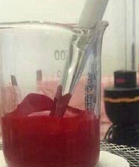 作死!他把女友的口红融在一起了