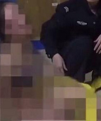 她遇查酒驾当众脱衣,信息量好大