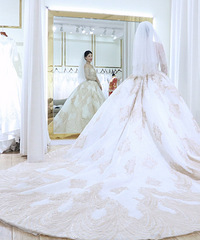 ��һ�κ������˻�ɴ�գ��ϰ��̱����µ���ɫ�Ĳ�ɴ������Ů��