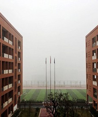 才开的星辰中学环境挺大