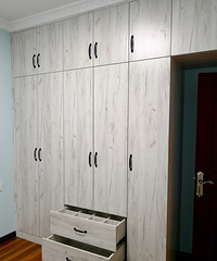 柜子安完了效果很满意,都是选的爆款花色