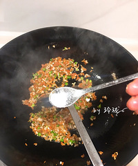 "2018.1.11挑食宝贝的早餐工程——五彩杂蔬羊肉炒饭"