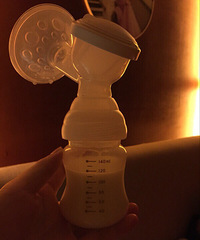 向所有母乳喂养的妈妈们致敬