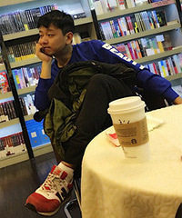 这位超级大暖男会把你当女儿一样宠爱哦