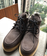 跟团给老公买的UGG,毛毛汪实还好看,过年穿去北京没问题了