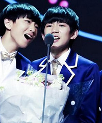 tfboys粉给他们送天上的星星