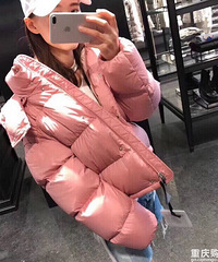 衣服和包,你们更愿意在哪方面花大价钱呢?