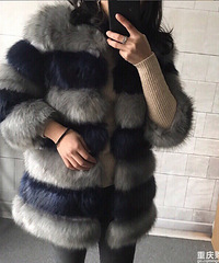 在网红店买衣服又被坑了!这确定是同一件衣服吗?感觉是残次品!