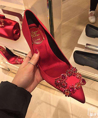 �ٽ����ڣ������ǲ����ˣ�����������ɹ�������Ʒ�ĵط����Ķ���