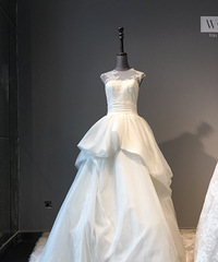 �ƺ�ɫ��ɴ�óķ�ɫ��һ�ּ����ʺϰݰ���