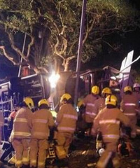 香港一巴士侧翻,19死60余伤