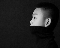 10岁的儿子帅气十足