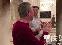 冯小刚让女演员当众跳舞,被批不妥