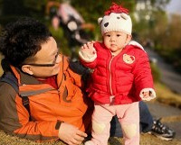 阳光下,晒太阳都幸福