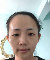 ��ױ�Գ����ߵļ��ӸУ�С���º͸���ױ�ݣ��ĸ����ʺ��ң�