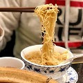 招牌是粥面的茶餐厅